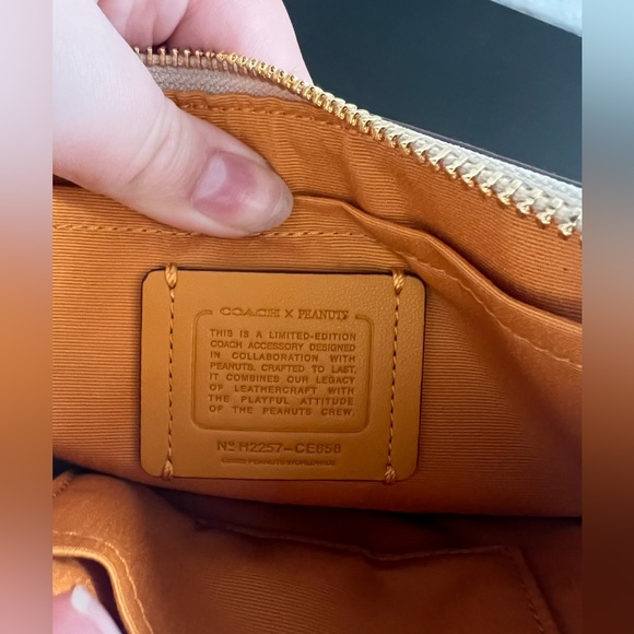 NWT Coach X Peanuts Nolita 19 With Snoopy And Friends Motif Wristlet Purse - Picture 12 of 13